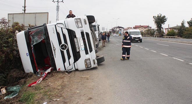 Tankerin midibüs ve minibüse çarpma anı kamerada