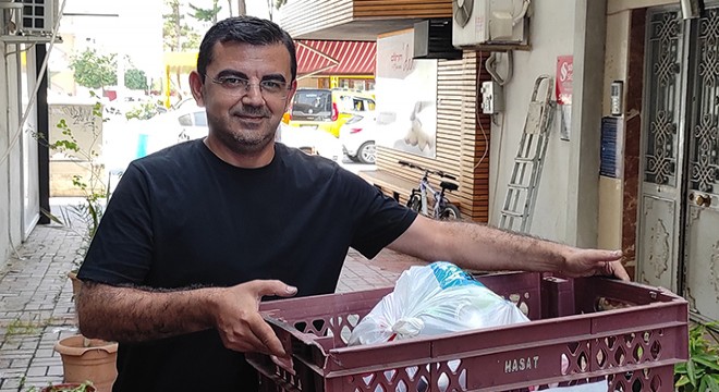 Topladığı teneke kutularla Uganda'da su kuyusu açtıracak