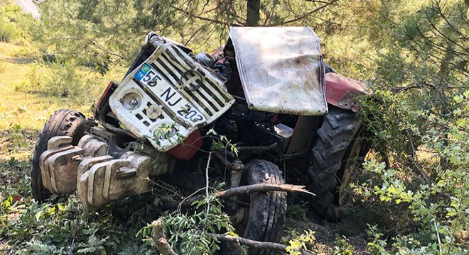 Traktör devrildi; ehliyetsiz sürücü öldü, 1 kişi yaralı