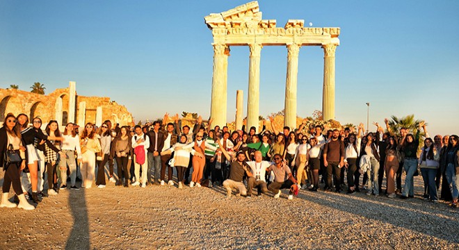 AÜ'nin Uluslararası öğrencileri, Antalya'yı keşfediyor