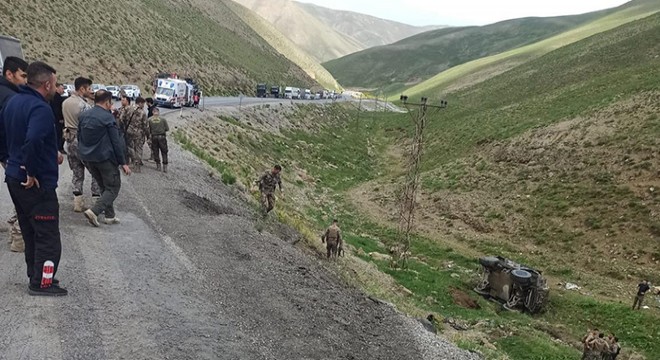 VAN 'da polis aracı kaza yaptı: 2 yaralı