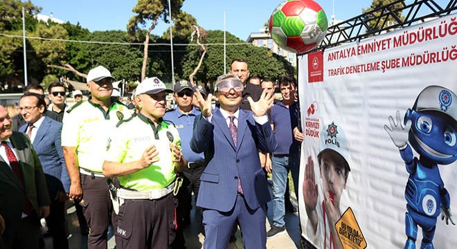 Mobil Trafik Eğitim TIR'ı Antalya'da