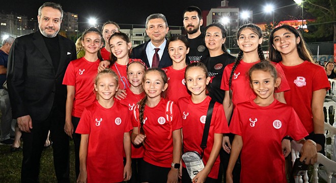 Vali Şahin, 'Antalya'nın Altın Çocukları' ile buluştu