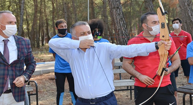 Vali Yazıcı, Alaaddin Keykubat Kampı'nda gençlerle buluştu