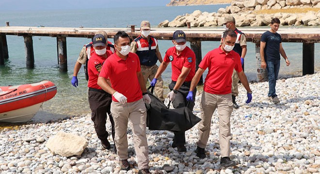 Van Gölü'nde batan tekneden 3 ceset daha çıkarıldı