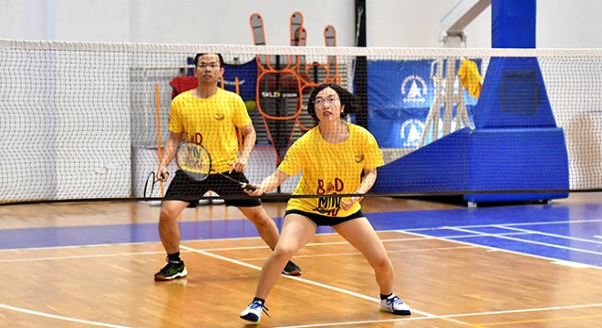 Veteranlar badminton şenliği başladı