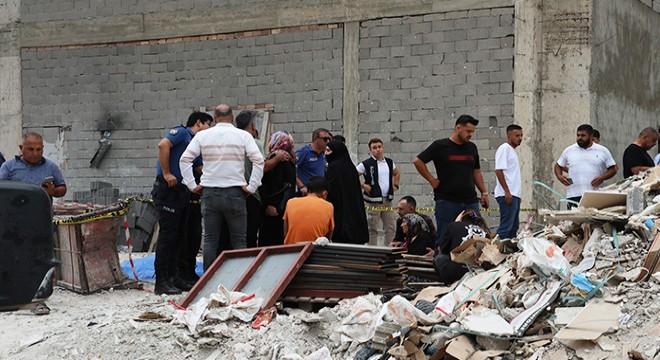 Taşıma sepeti işçilerin üzerine düştü: 2 ölü