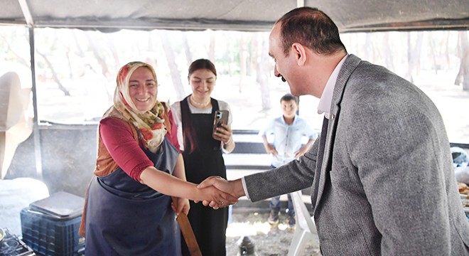 Yerel üretici ile tüketici Konyaaltı'nda buluştu