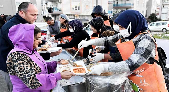 Zeytinköy'de dualı, çocuklar için palyaçolu iftar