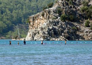 'Korkmayın, Marmaris'te deniz 40 metre bile çekilebilir'