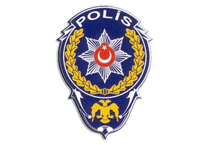 Silahlı saldırıda polisi vurdu